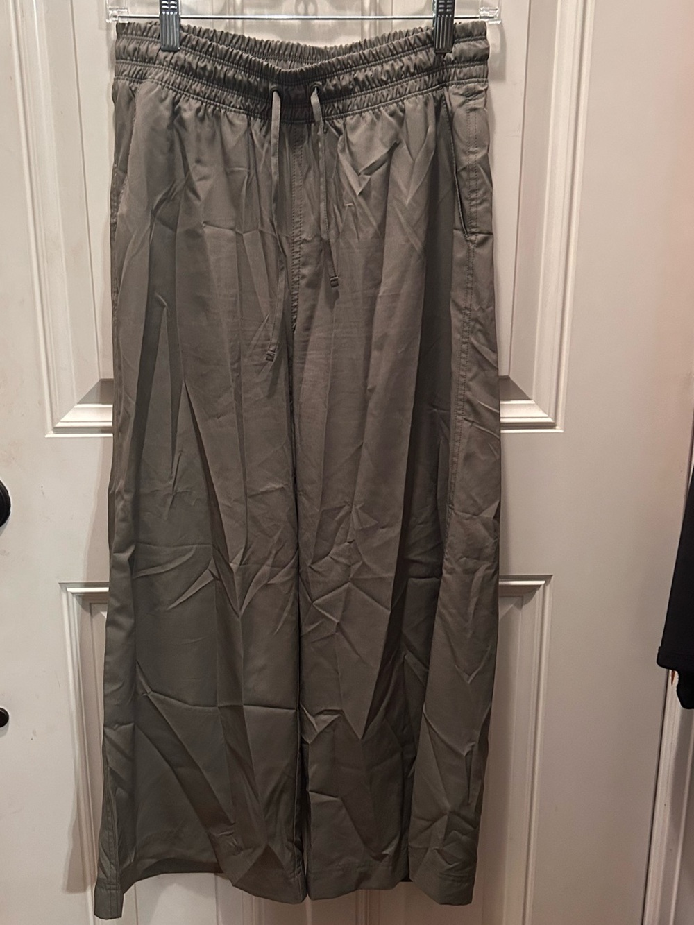 Old Navy Olive Cropped Wide-Leg Drawstring Pants